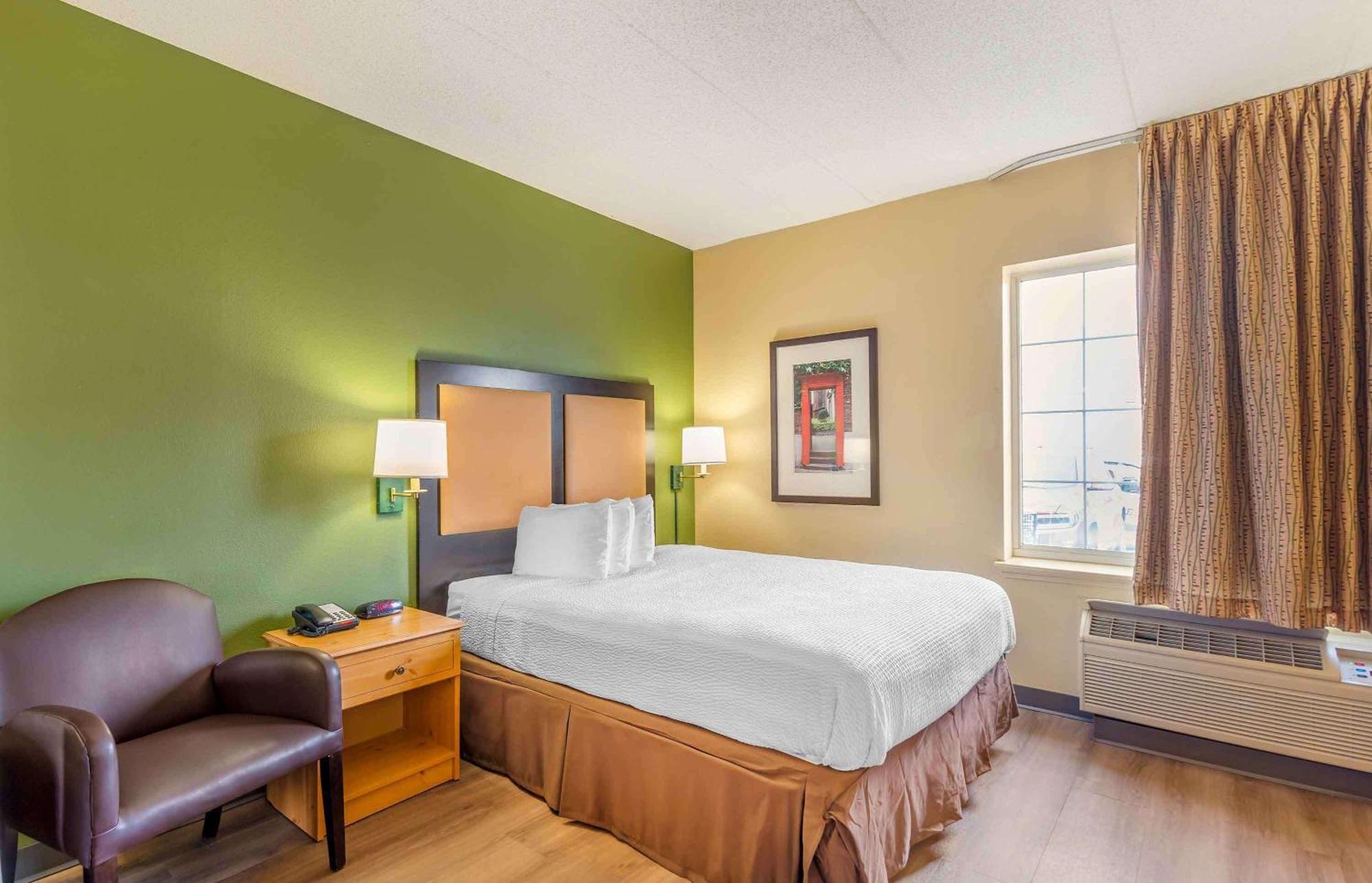 Extended Stay America Select Suites - Chicago - Lombard - Oakbrook Oakbrook Terrace Esterno foto