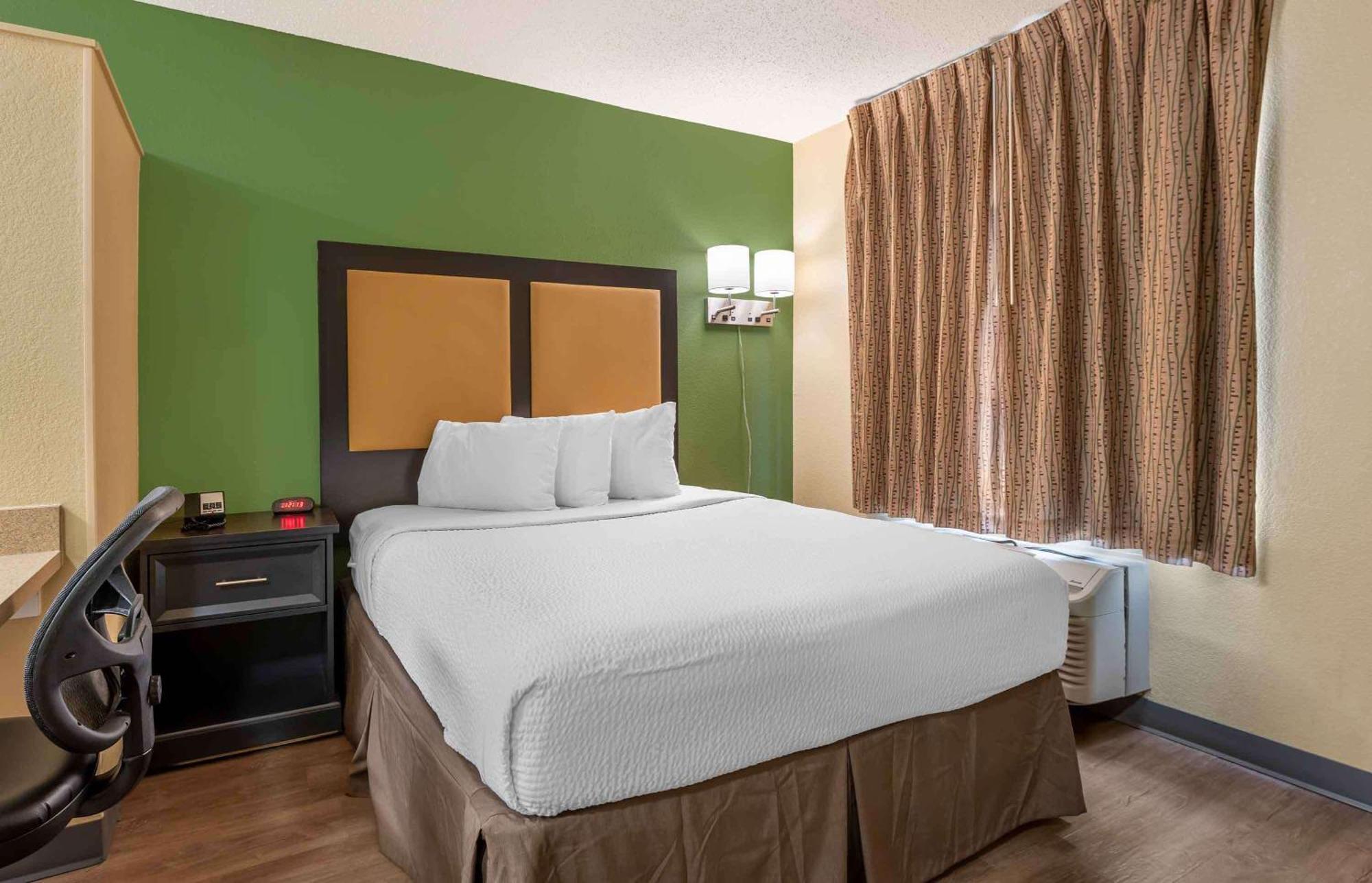 Extended Stay America Select Suites - Chicago - Lombard - Oakbrook Oakbrook Terrace Esterno foto