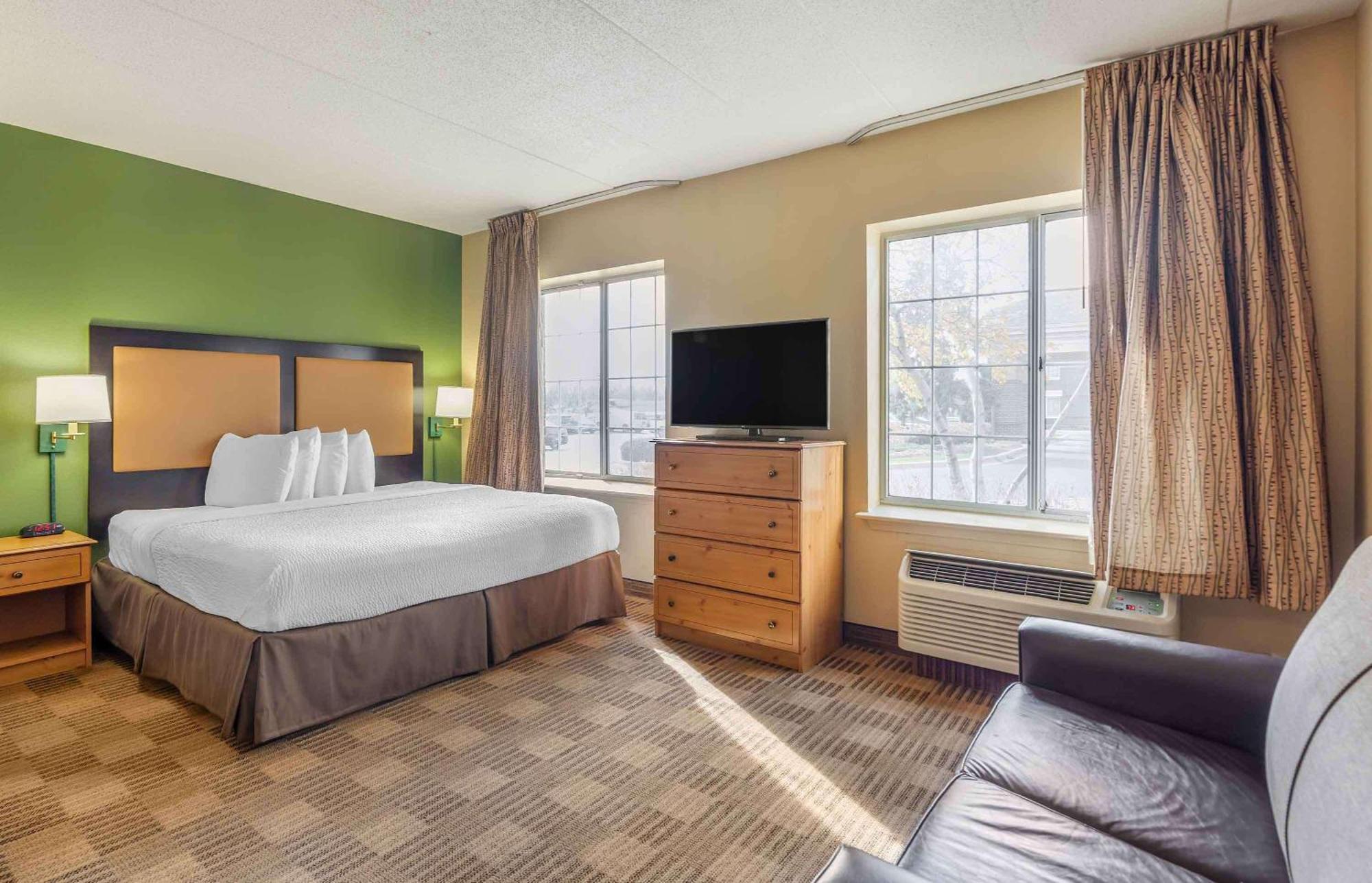 Extended Stay America Select Suites - Chicago - Lombard - Oakbrook Oakbrook Terrace Esterno foto
