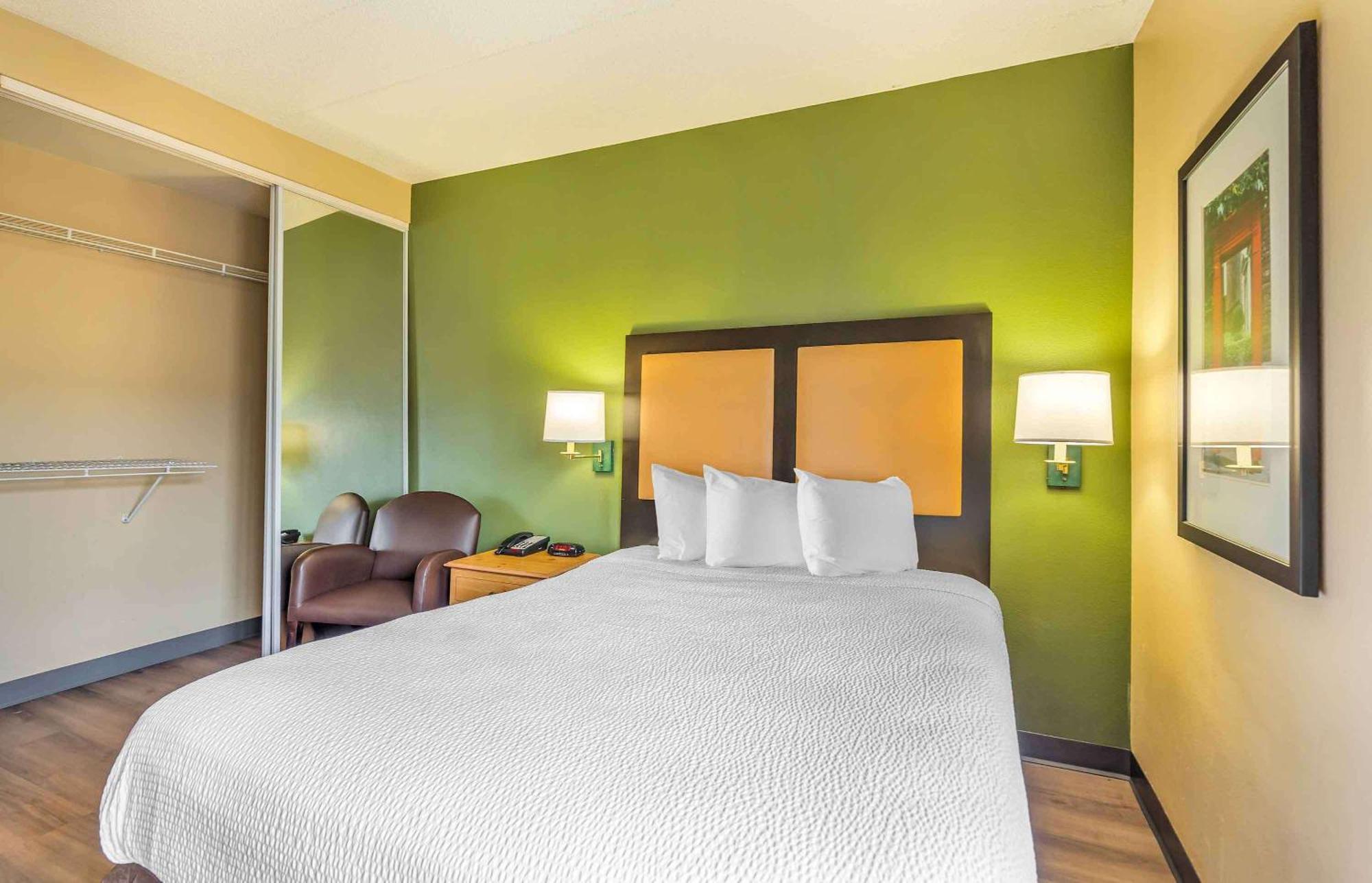 Extended Stay America Select Suites - Chicago - Lombard - Oakbrook Oakbrook Terrace Esterno foto