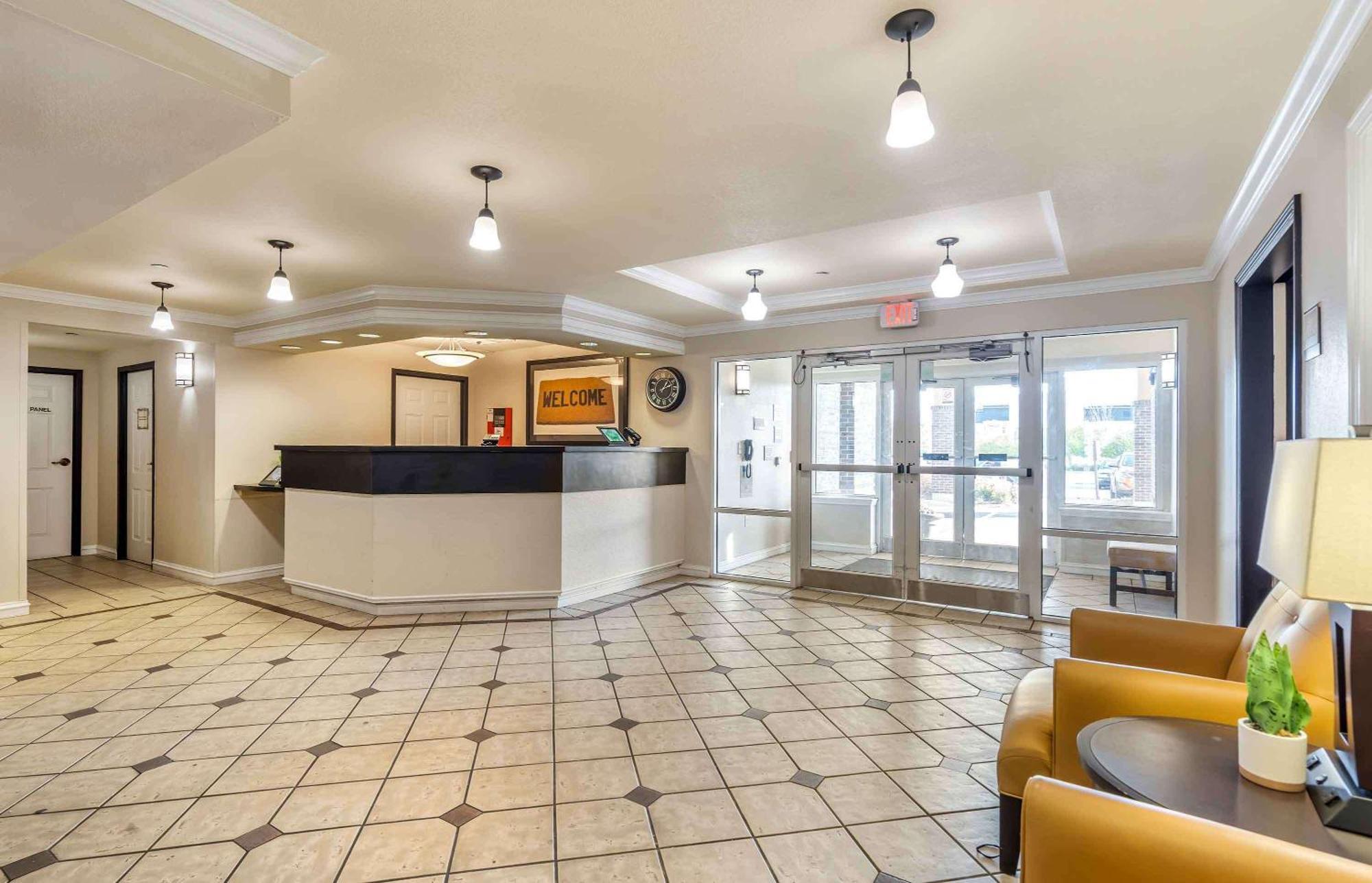 Extended Stay America Select Suites - Chicago - Lombard - Oakbrook Oakbrook Terrace Esterno foto