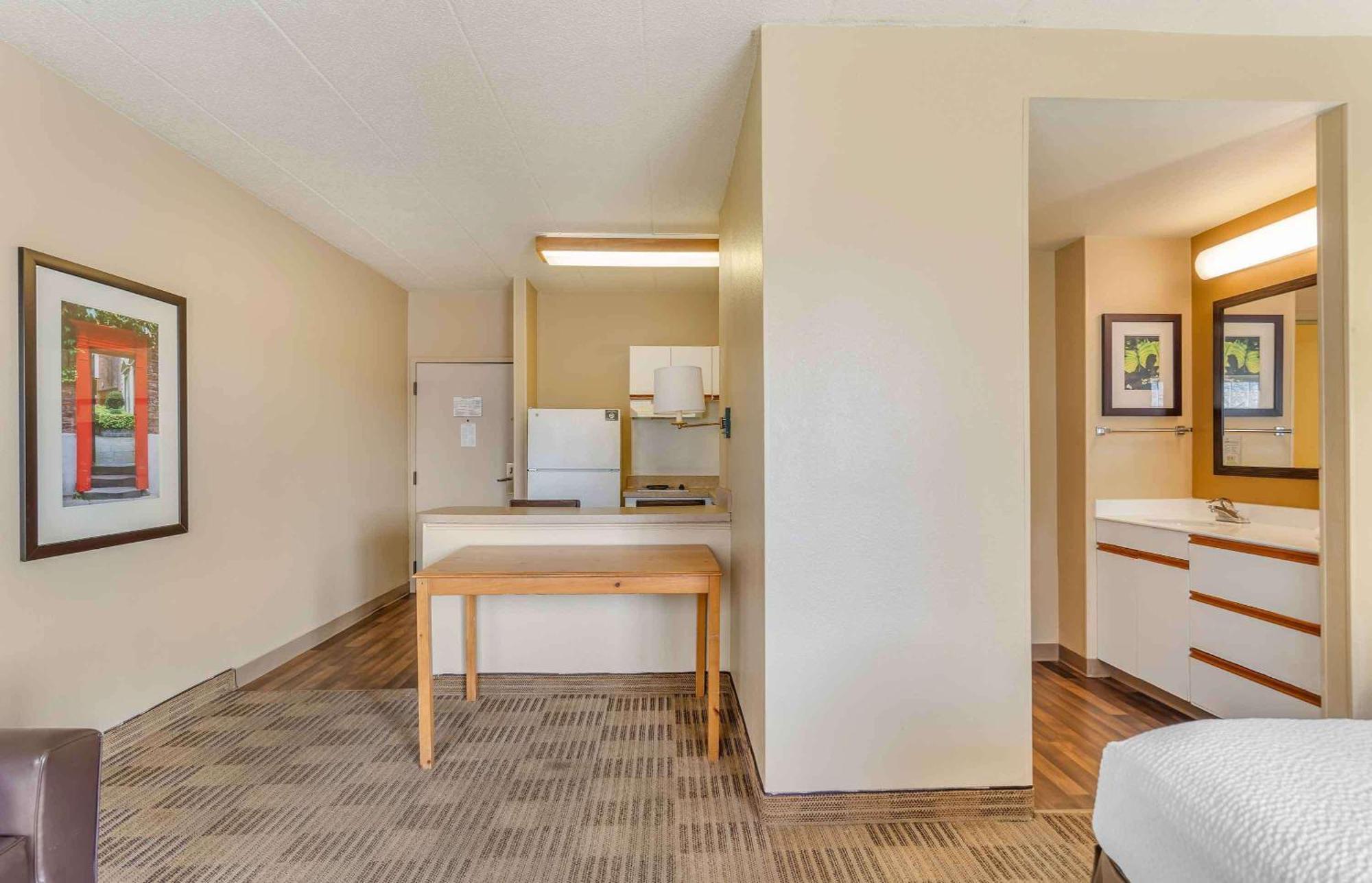 Extended Stay America Select Suites - Chicago - Lombard - Oakbrook Oakbrook Terrace Esterno foto