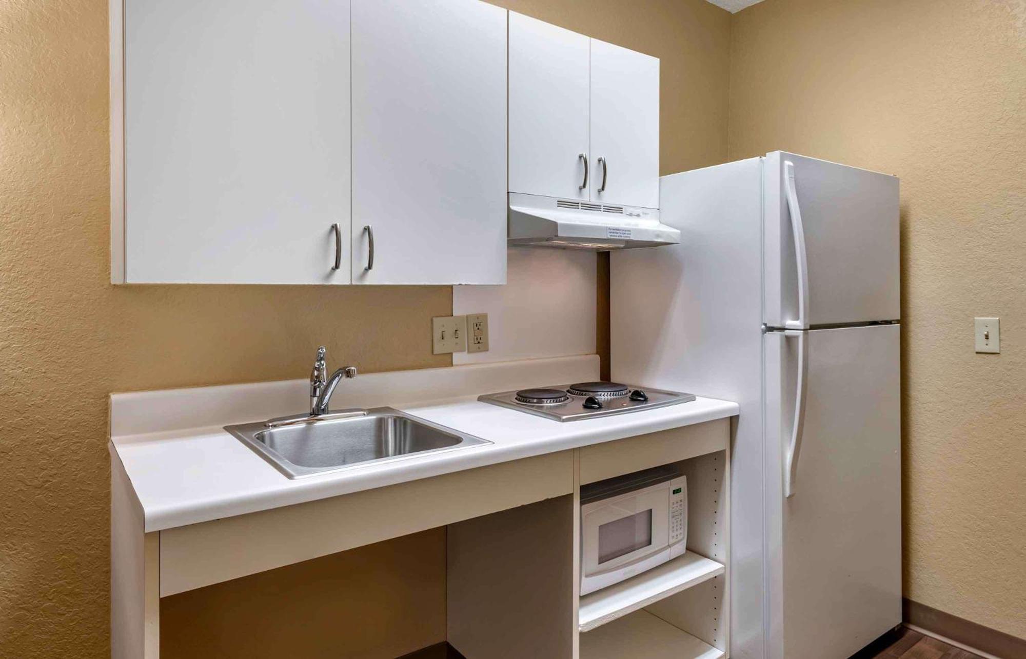 Extended Stay America Select Suites - Chicago - Lombard - Oakbrook Oakbrook Terrace Esterno foto