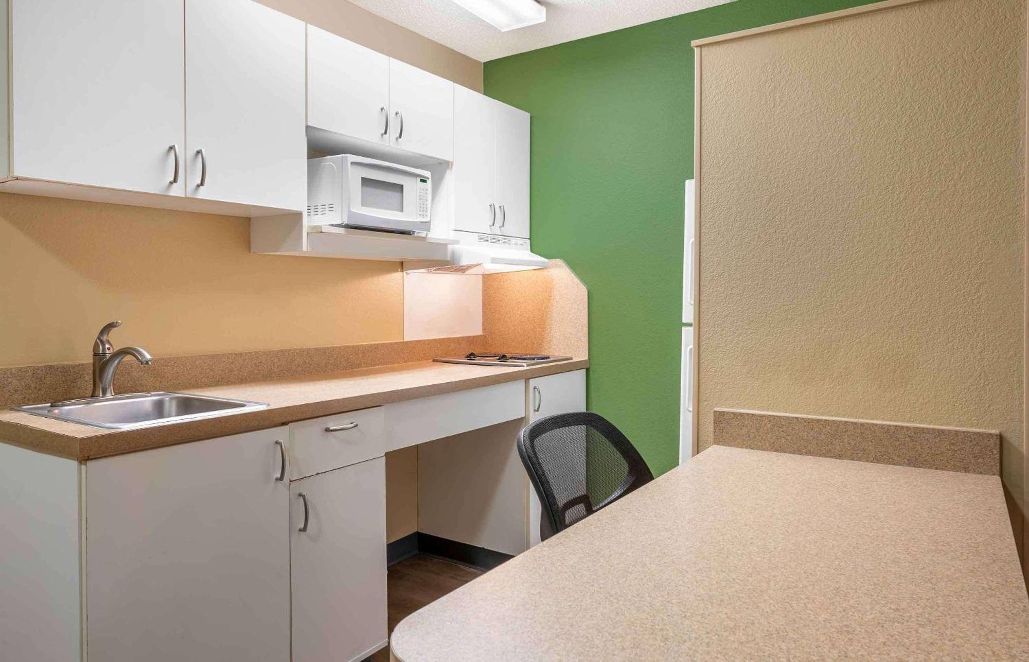 Extended Stay America Select Suites - Chicago - Lombard - Oakbrook Oakbrook Terrace Esterno foto