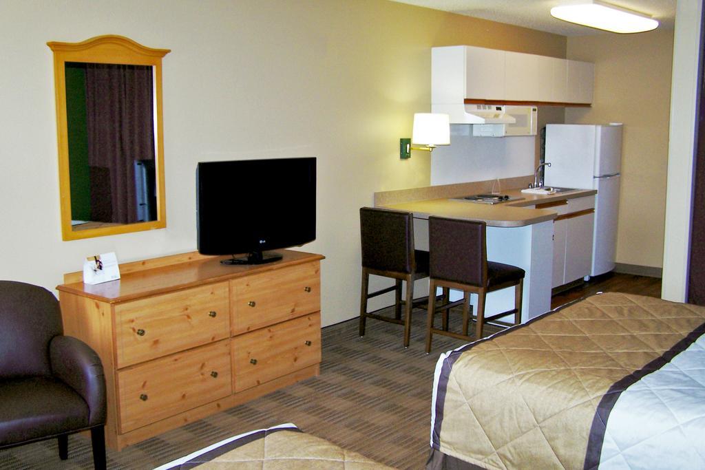 Extended Stay America Select Suites - Chicago - Lombard - Oakbrook Oakbrook Terrace Esterno foto