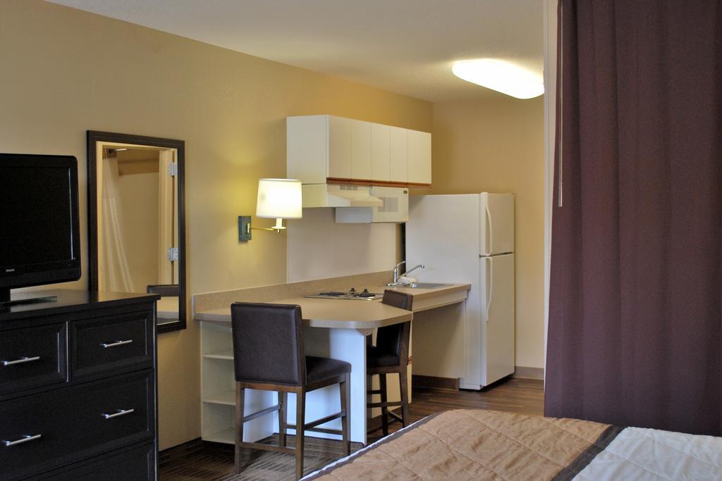Extended Stay America Select Suites - Chicago - Lombard - Oakbrook Oakbrook Terrace Esterno foto