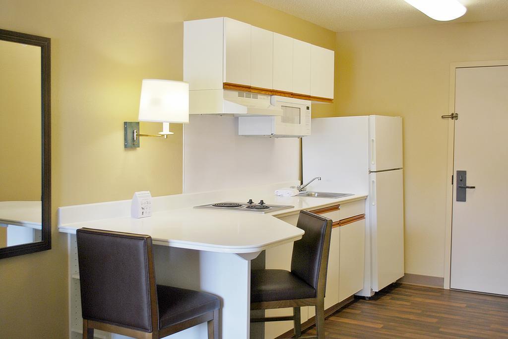 Extended Stay America Select Suites - Chicago - Lombard - Oakbrook Oakbrook Terrace Esterno foto