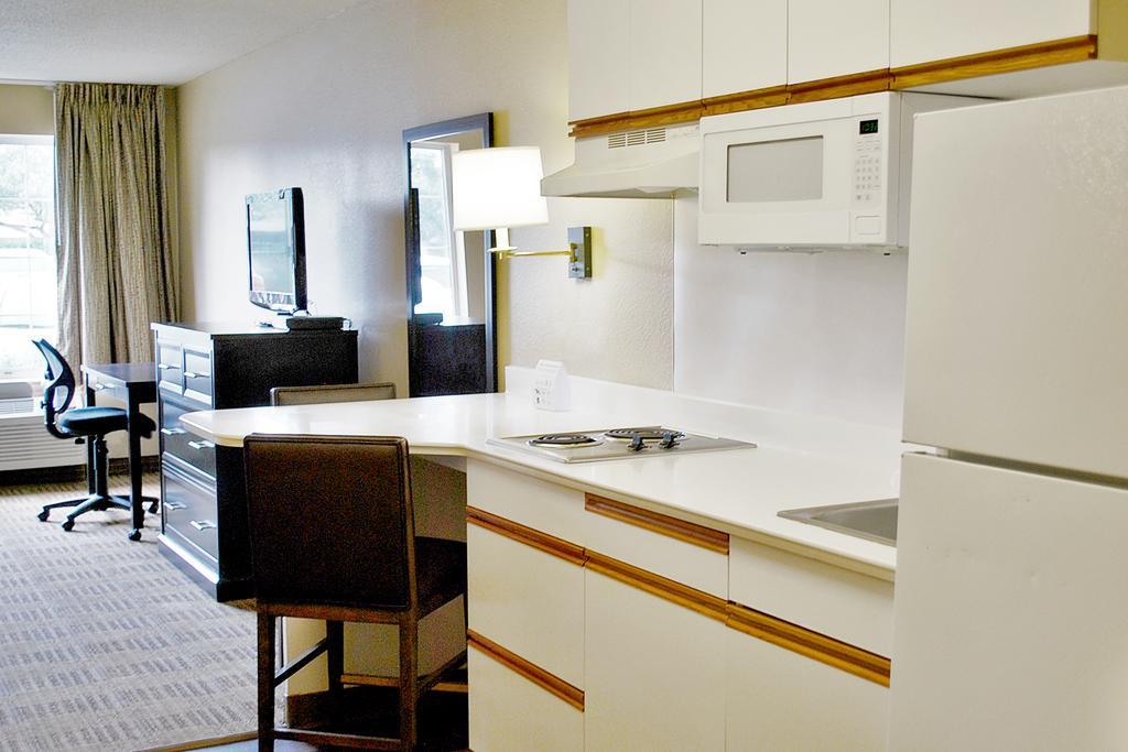 Extended Stay America Select Suites - Chicago - Lombard - Oakbrook Oakbrook Terrace Esterno foto