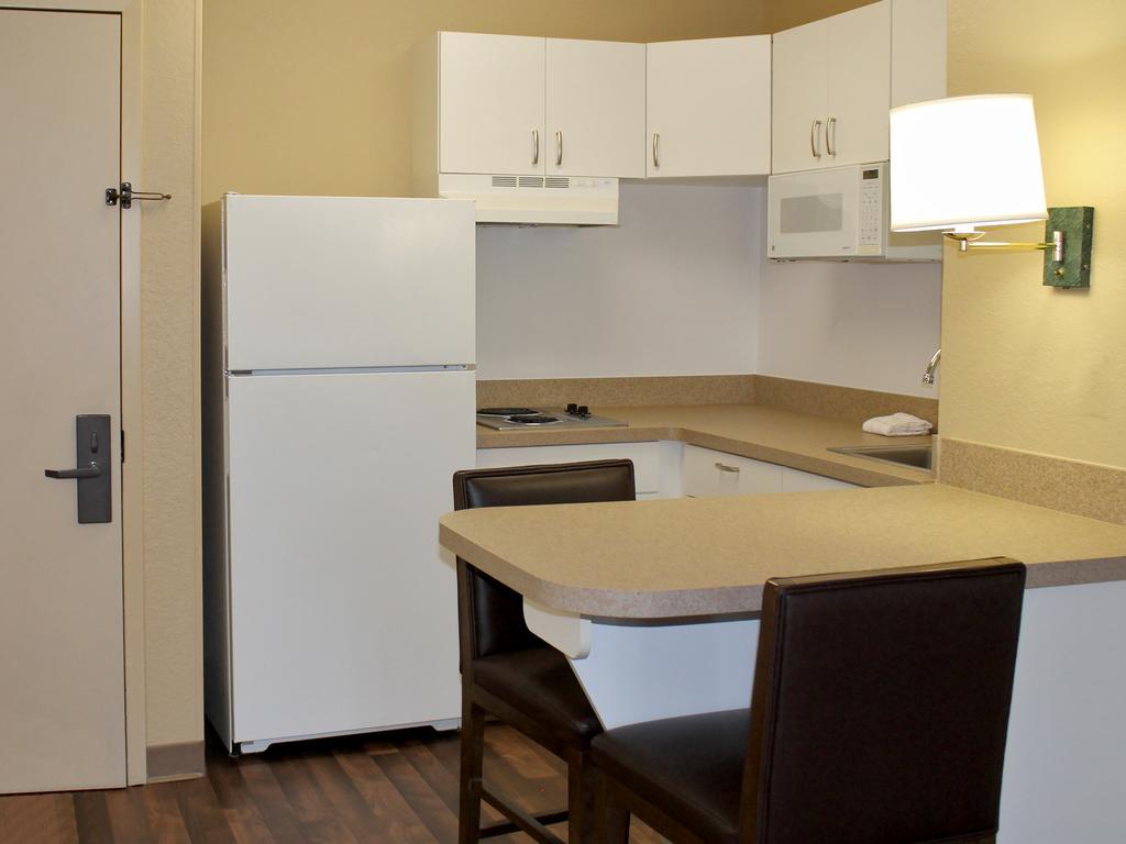 Extended Stay America Select Suites - Chicago - Lombard - Oakbrook Oakbrook Terrace Esterno foto