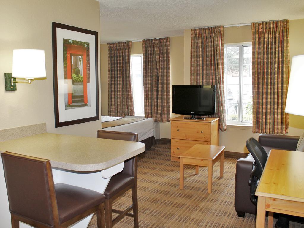 Extended Stay America Select Suites - Chicago - Lombard - Oakbrook Oakbrook Terrace Esterno foto